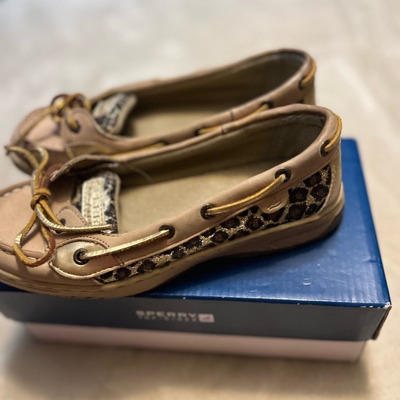Cheetah youth sperrys - Picture 2 of 6